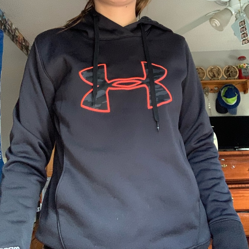 Under armor hoodie size medium!